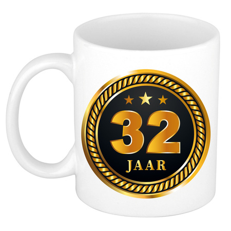 Gold black medal 32 year mug for birthday / anniversary