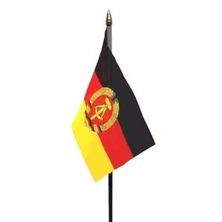 Oost Duitsland mini flag on pole 10 x 15 cm