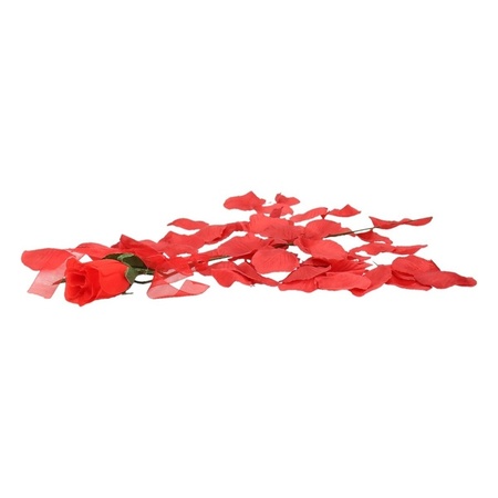 Voordelig valentijn cadeau rode kunstroos met rozenblaadjes